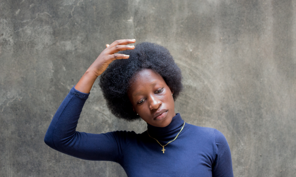 Werkgevers vinden kroeshaar onprofessioneel, en dat is een enorm probleem